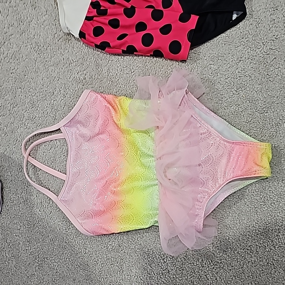 2 girls one piece swim suit